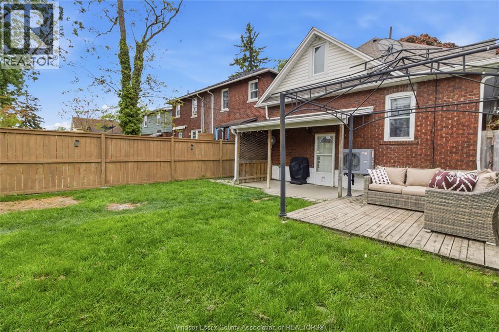 1220 Gladstone, Windsor, ON - Outdoor