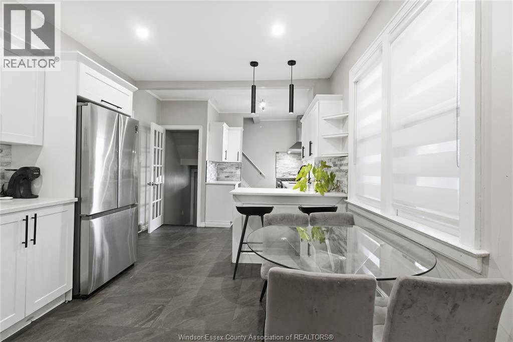 1220 Gladstone, Windsor, ON - Indoor