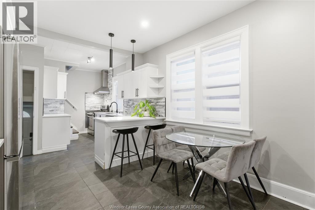 1220 Gladstone, Windsor, ON - Indoor
