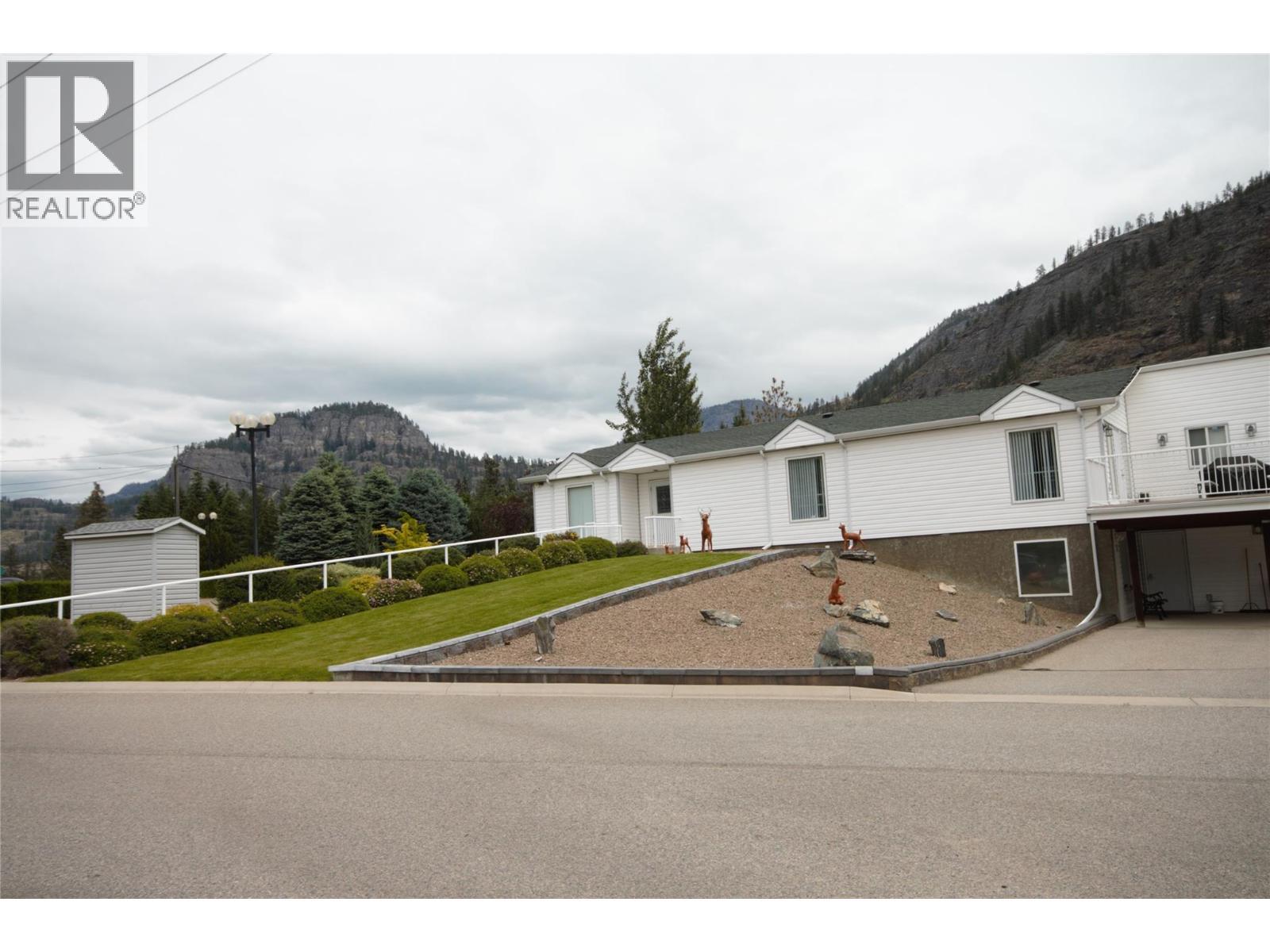 Clubhouse - 8598 Highway 97 Unit# 40, Oliver, BC