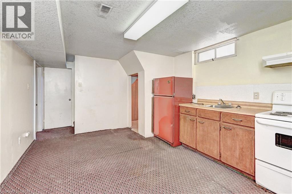 Basement kitchen - 106 Kimberly Crescent, Kitchener, ON - Indoor Photo Showing Kitchen