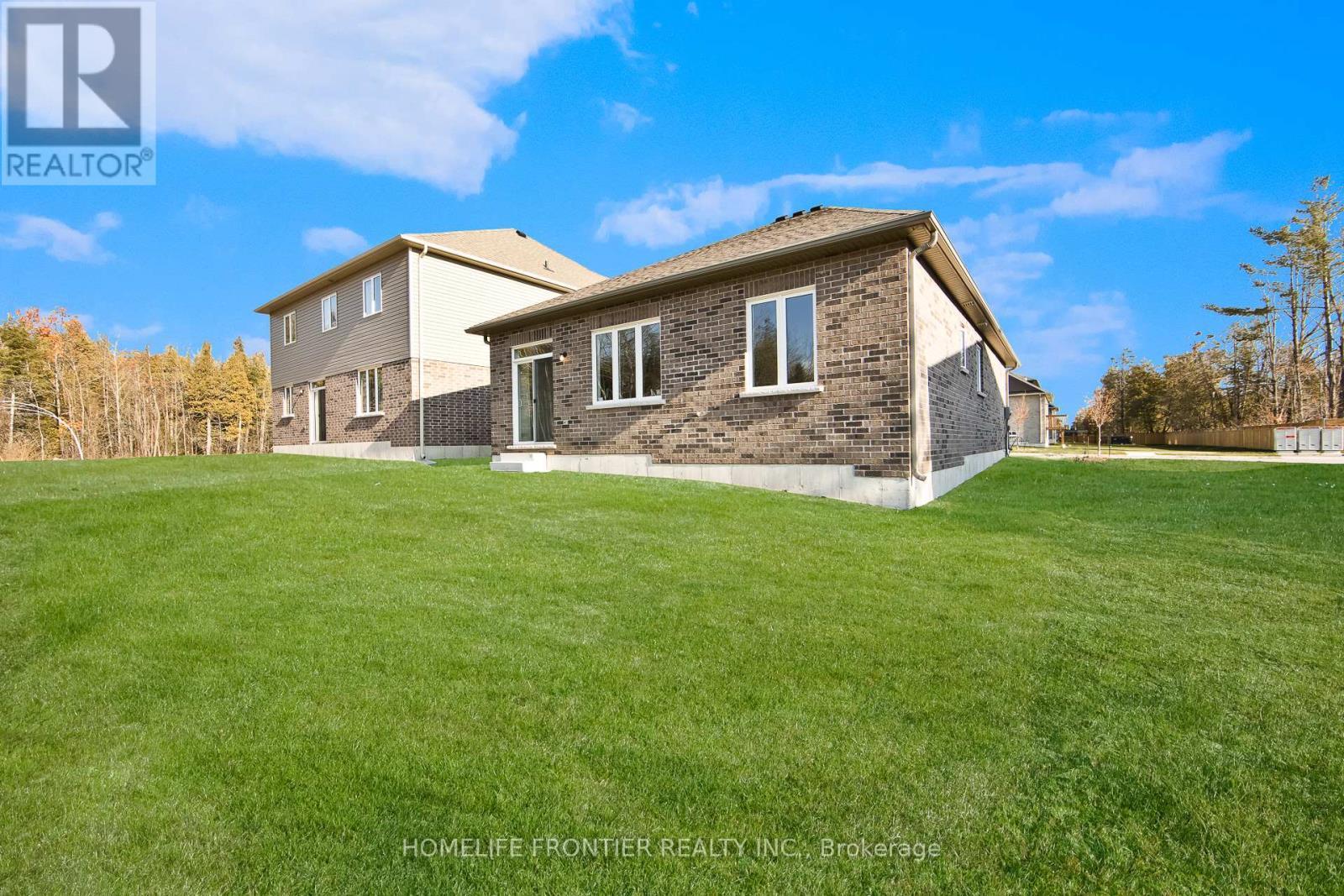 11 Spruceside Drive, Kawartha Lakes, ON - Outdoor