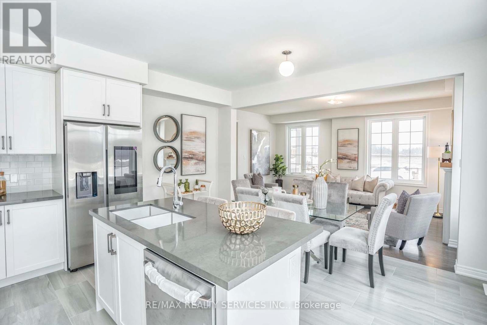 525 Red Elm Road, Shelburne, ON - Indoor Photo Showing Kitchen With Upgraded Kitchen