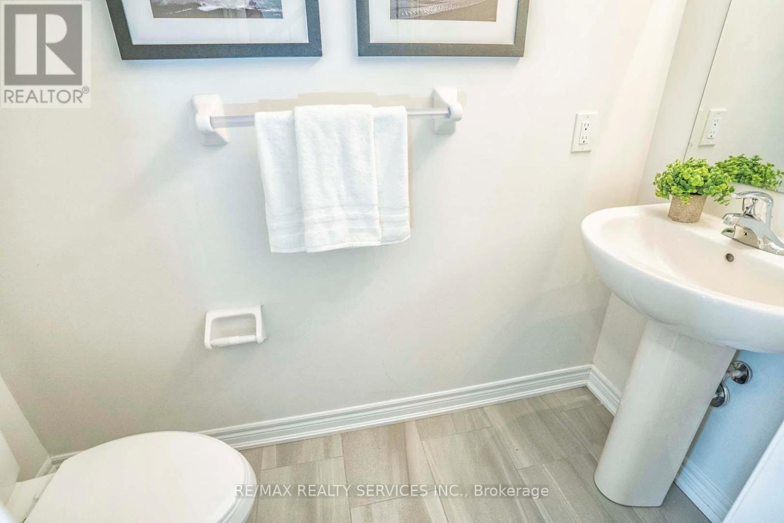 525 Red Elm Road, Shelburne, ON - Indoor Photo Showing Bathroom