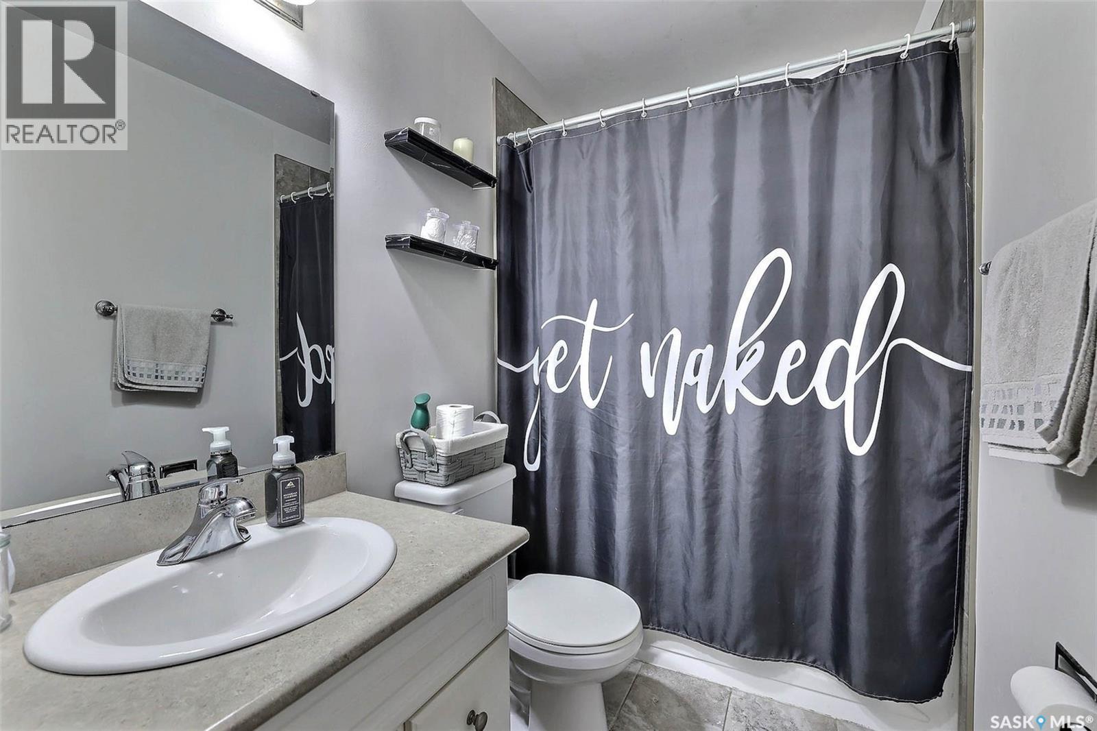 31 Paynter Crescent, Regina, SK - Indoor Photo Showing Bathroom
