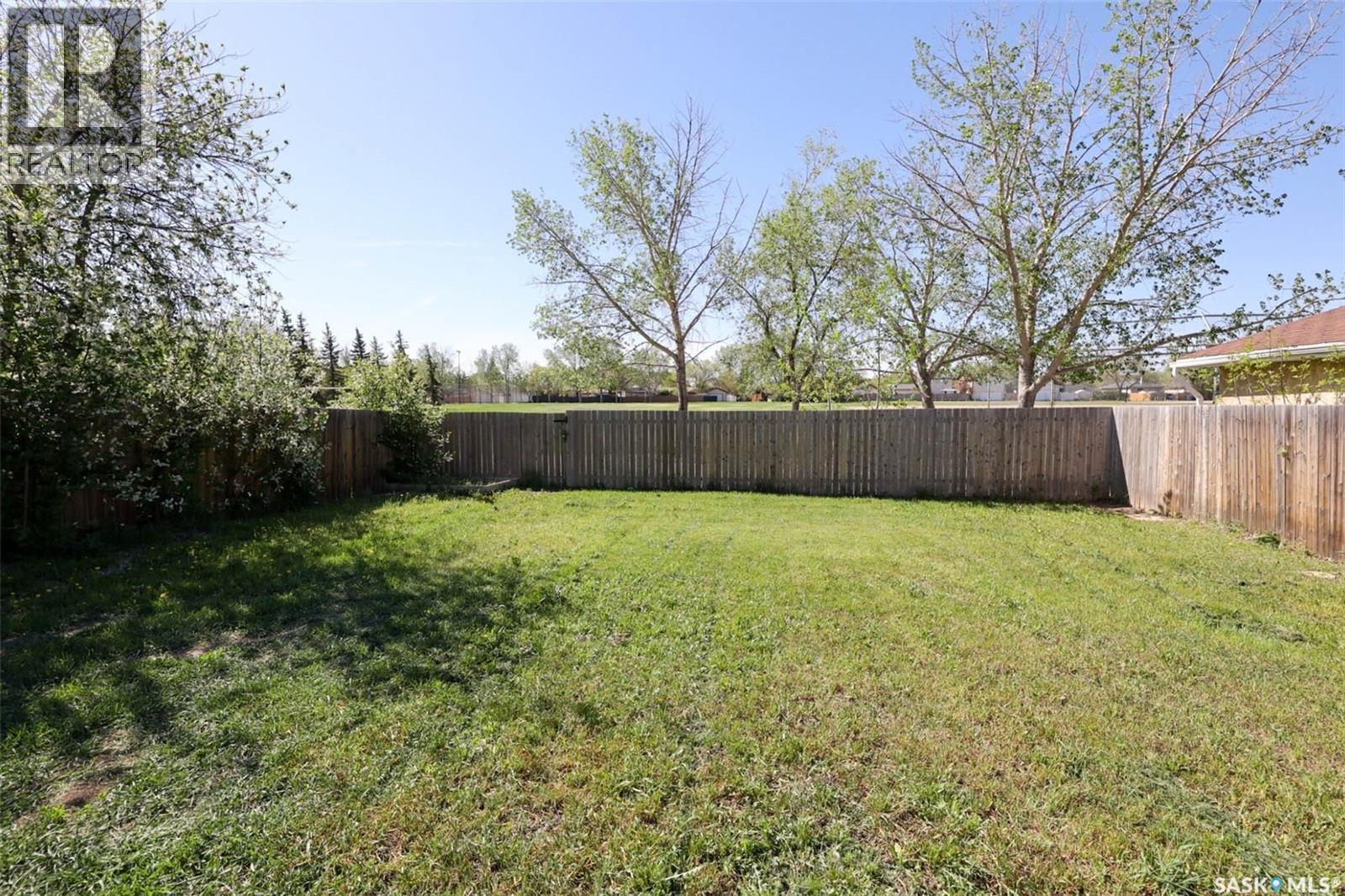 31 Paynter Crescent, Regina, SK - Outdoor With Backyard