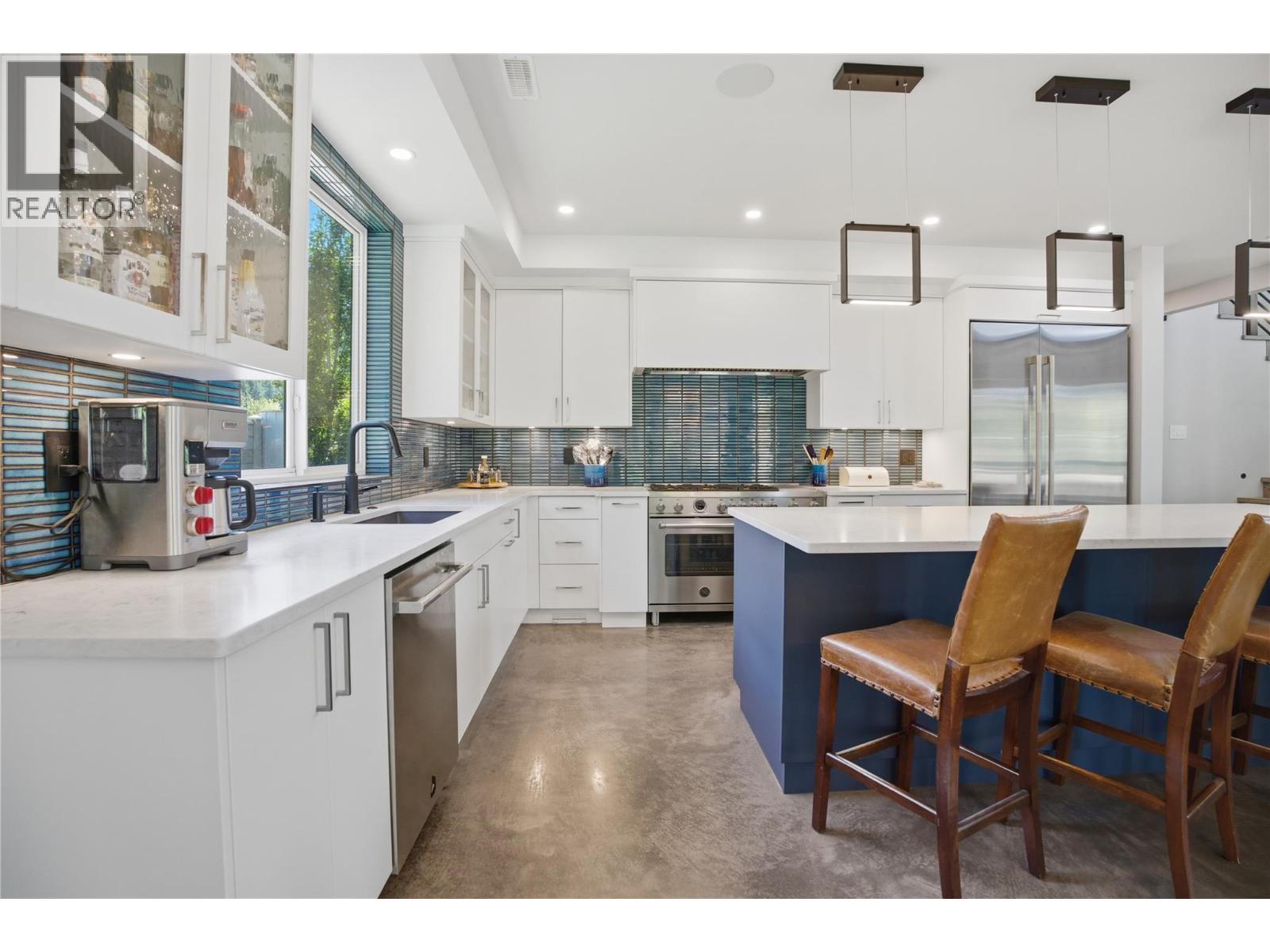 1015 Paquette Road, Chase, BC - Indoor Photo Showing Kitchen With Upgraded Kitchen