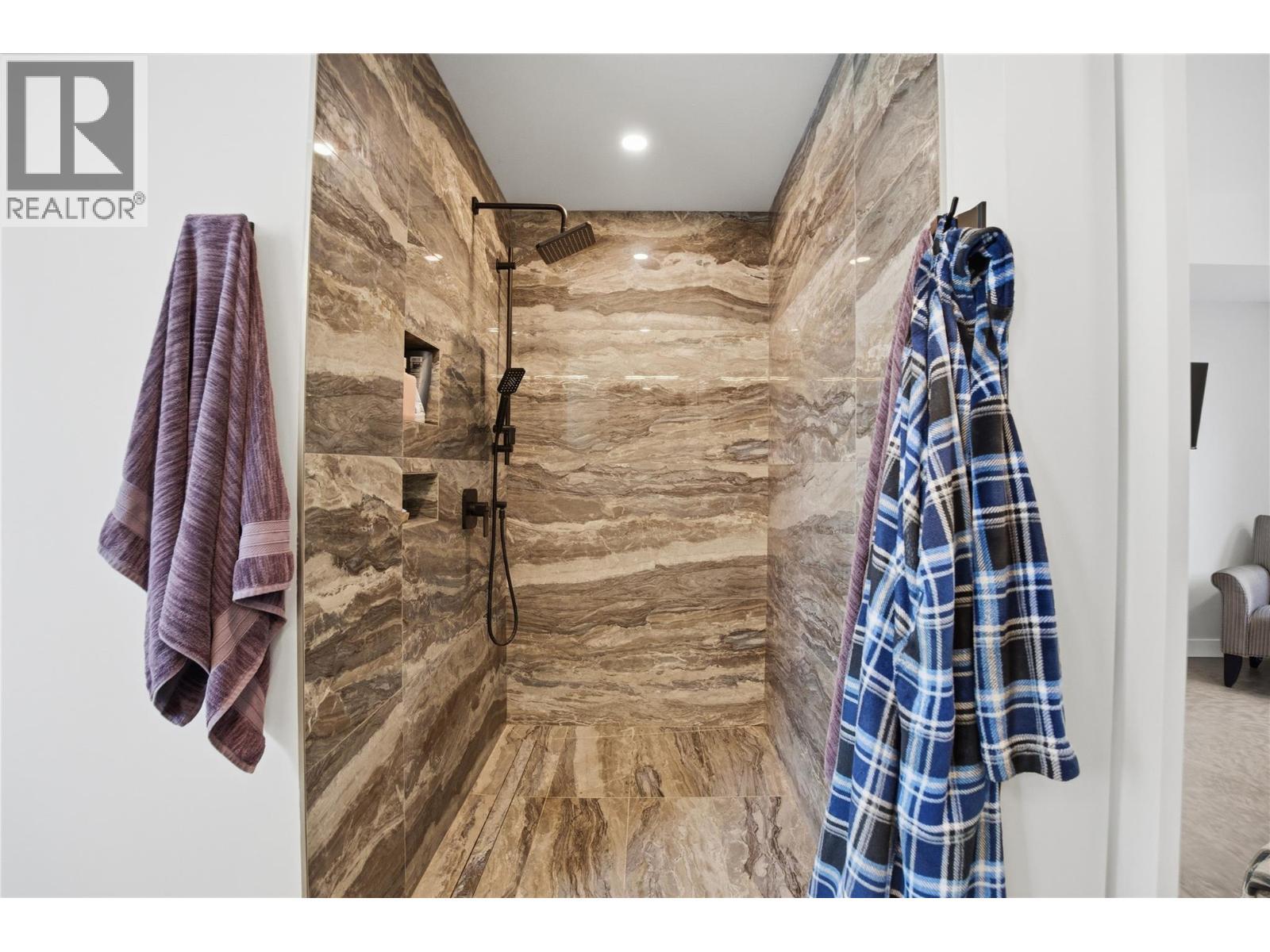 1015 Paquette Road, Chase, BC - Indoor