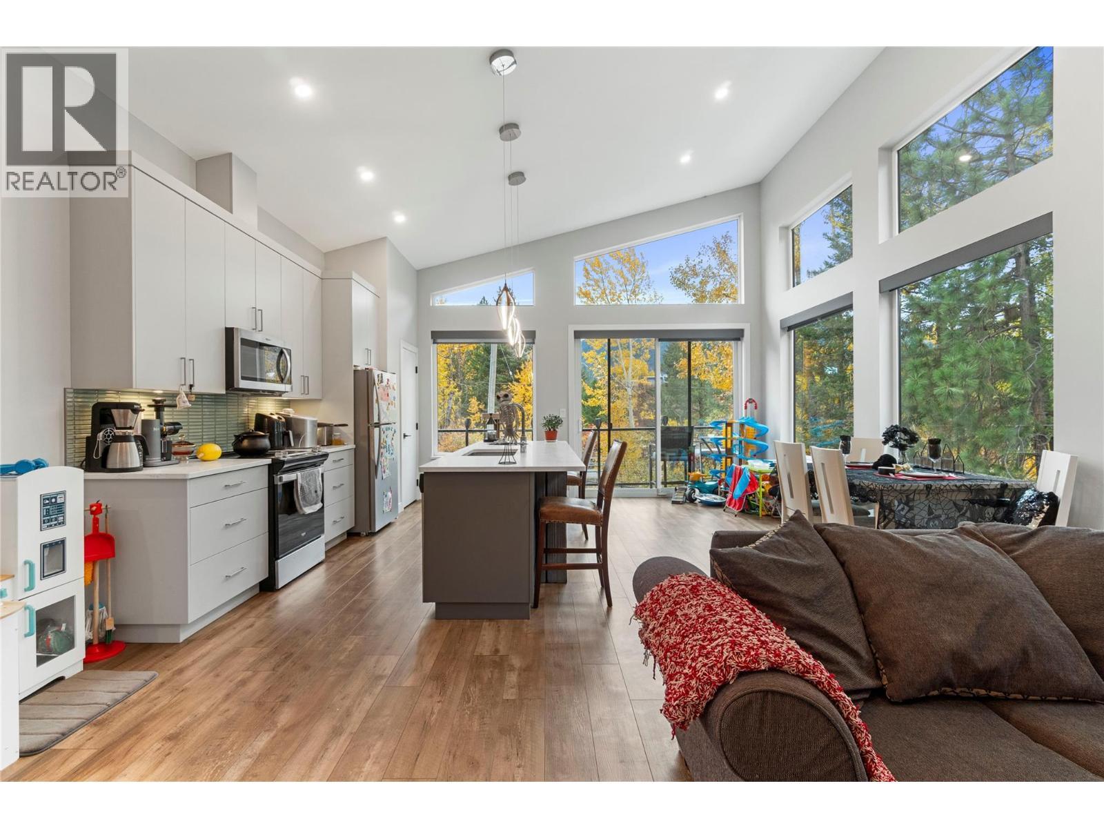 1015 Paquette Road, Chase, BC - Indoor Photo Showing Other Room
