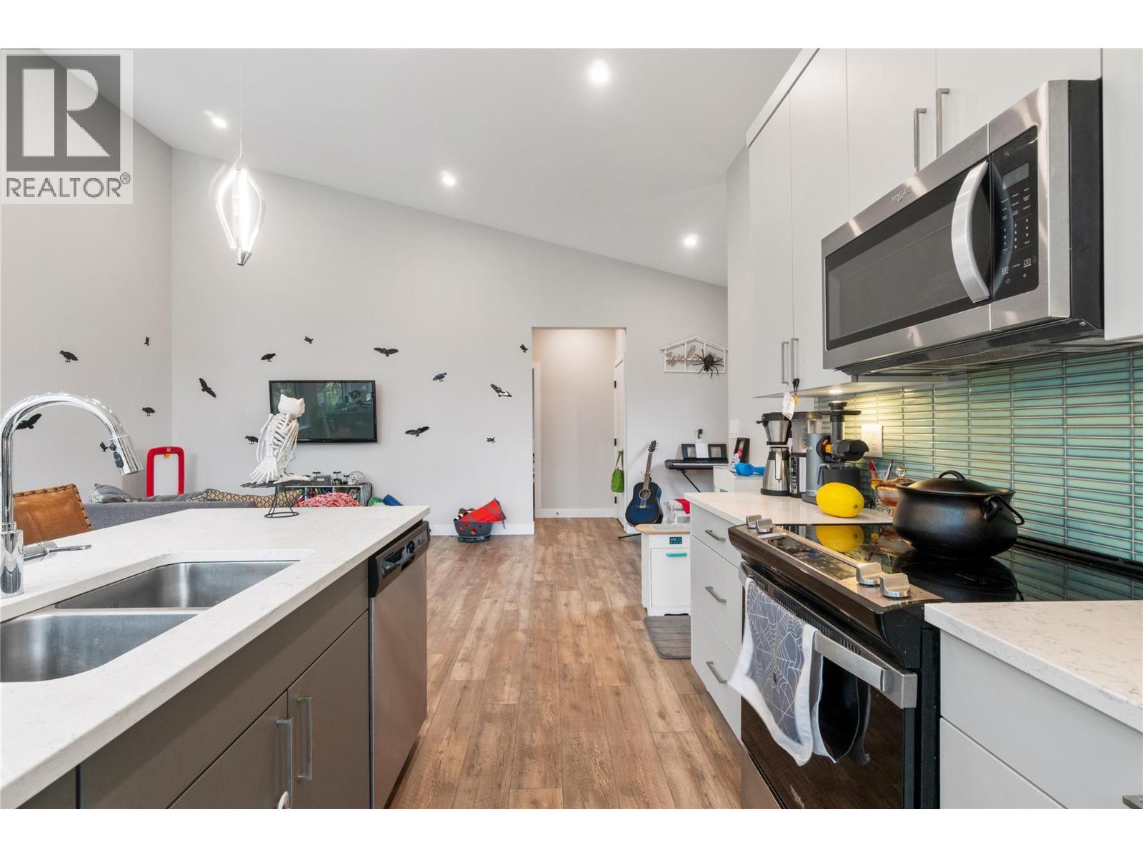 1015 Paquette Road, Chase, BC - Indoor Photo Showing Kitchen With Double Sink