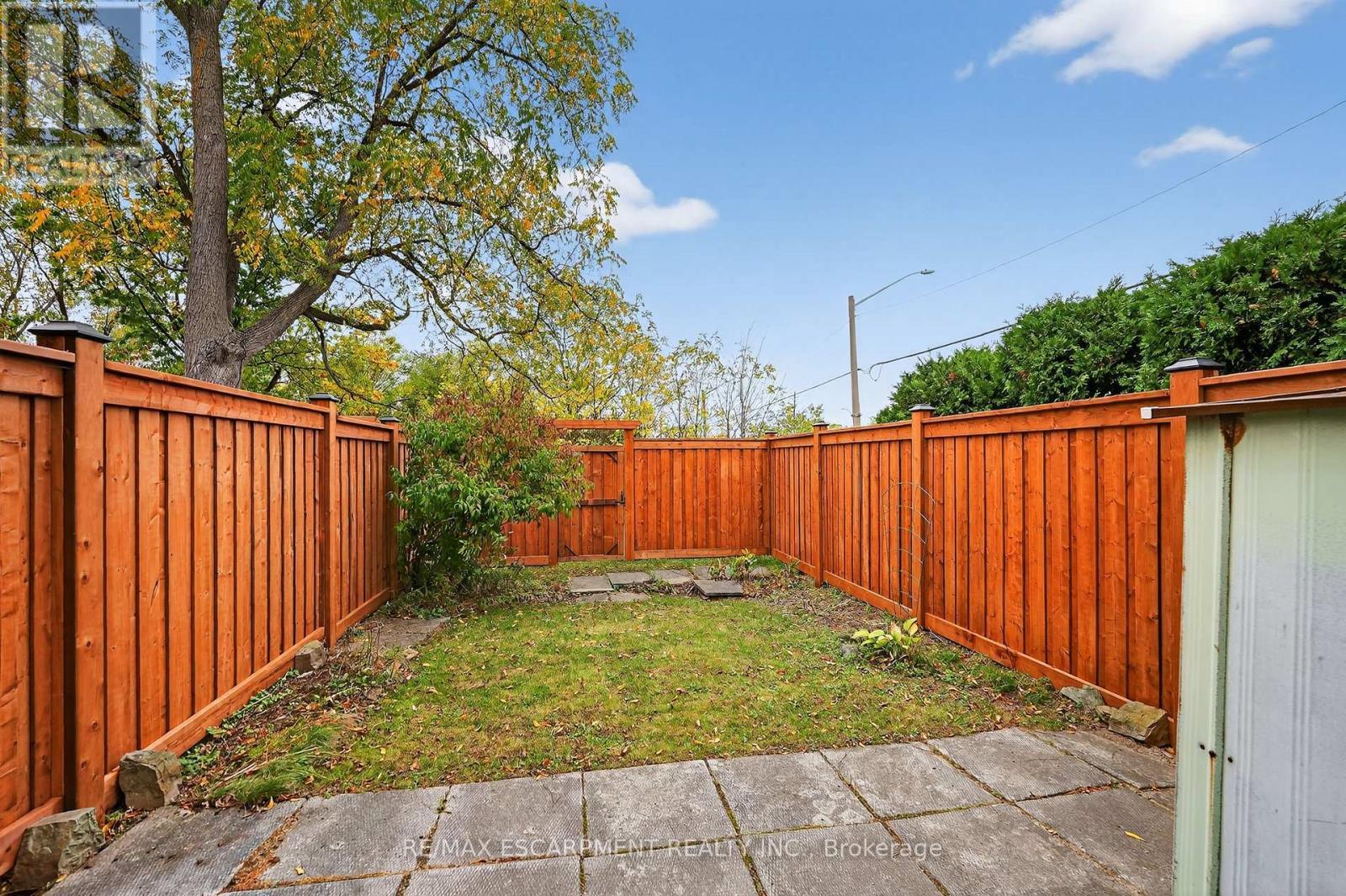1 - 34 Bow Valley Drive, Hamilton, ON - Outdoor