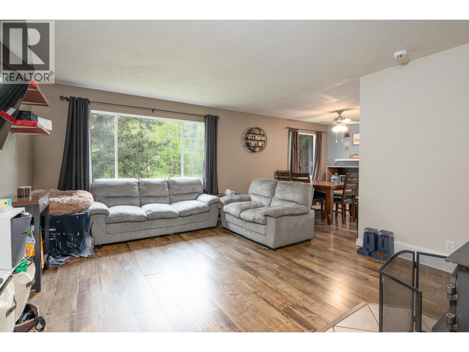 2145 Aintree Drive, Prince George, BC - Indoor Photo Showing Living Room