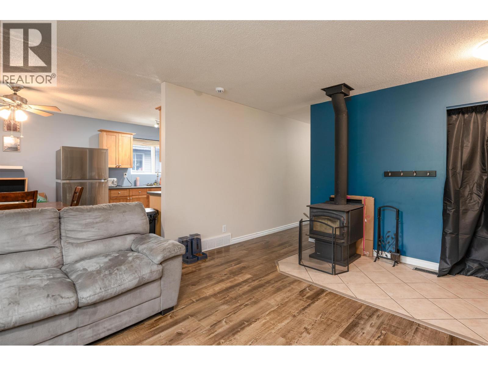 2145 Aintree Drive, Prince George, BC - Indoor Photo Showing Living Room