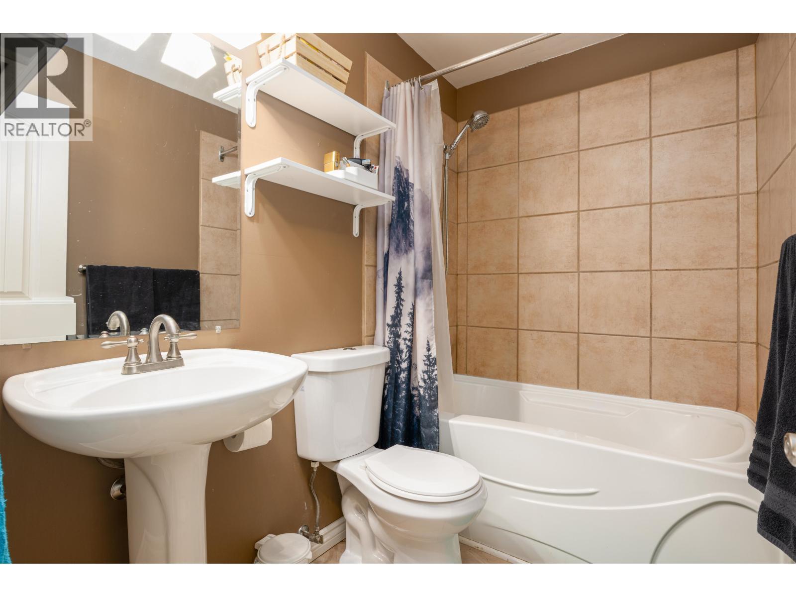 2145 Aintree Drive, Prince George, BC - Indoor Photo Showing Bathroom