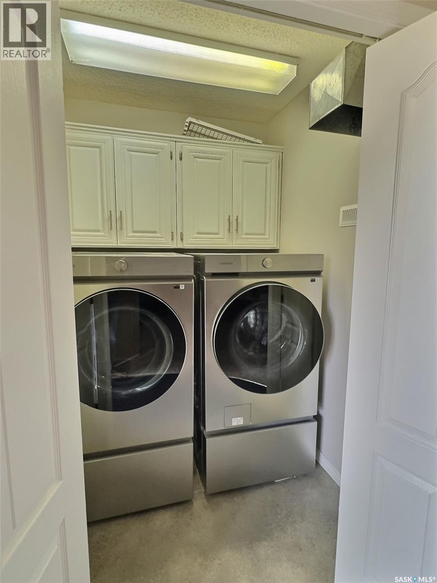 419 Clasky Drive, Estevan, SK - Indoor Photo Showing Laundry Room