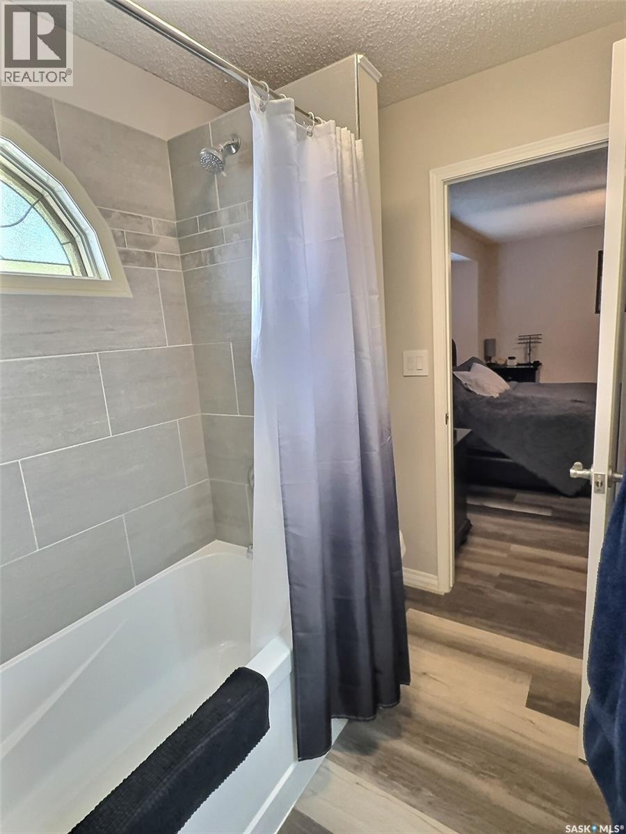 419 Clasky Drive, Estevan, SK - Indoor Photo Showing Bathroom