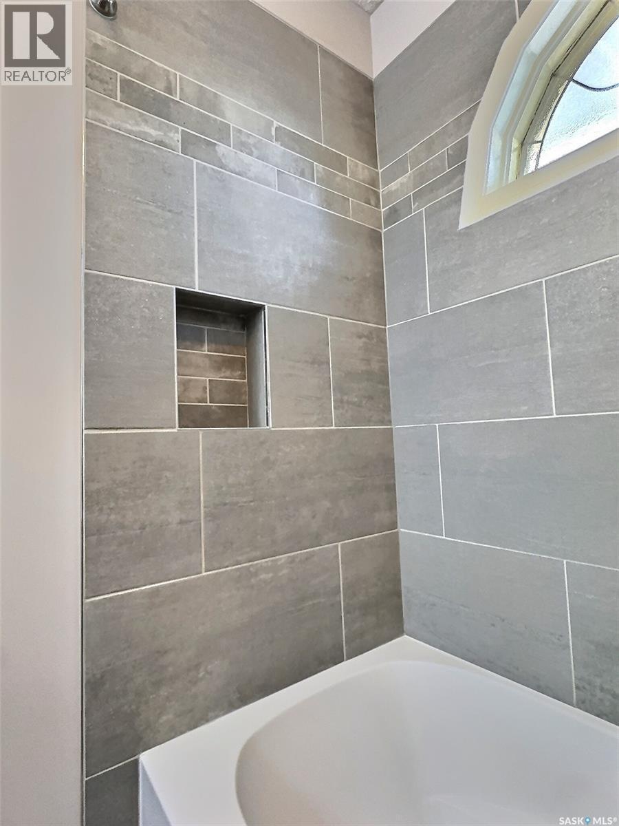 419 Clasky Drive, Estevan, SK - Indoor Photo Showing Bathroom