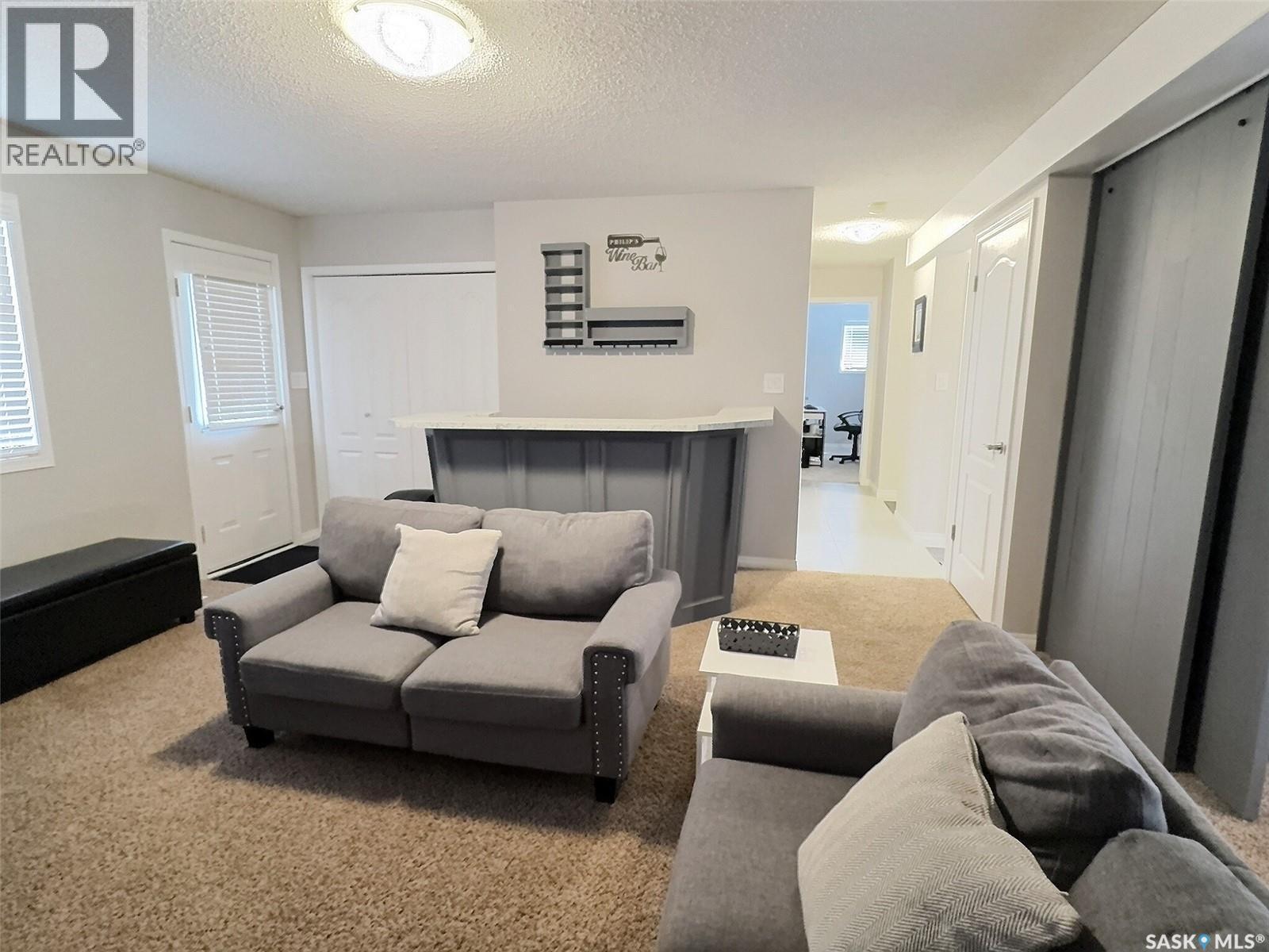419 Clasky Drive, Estevan, SK - Indoor Photo Showing Living Room