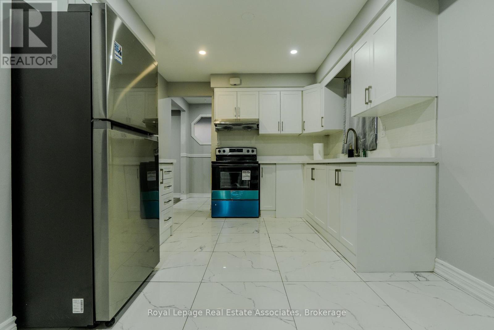 337 Hansen Road N, Brampton, ON - Indoor