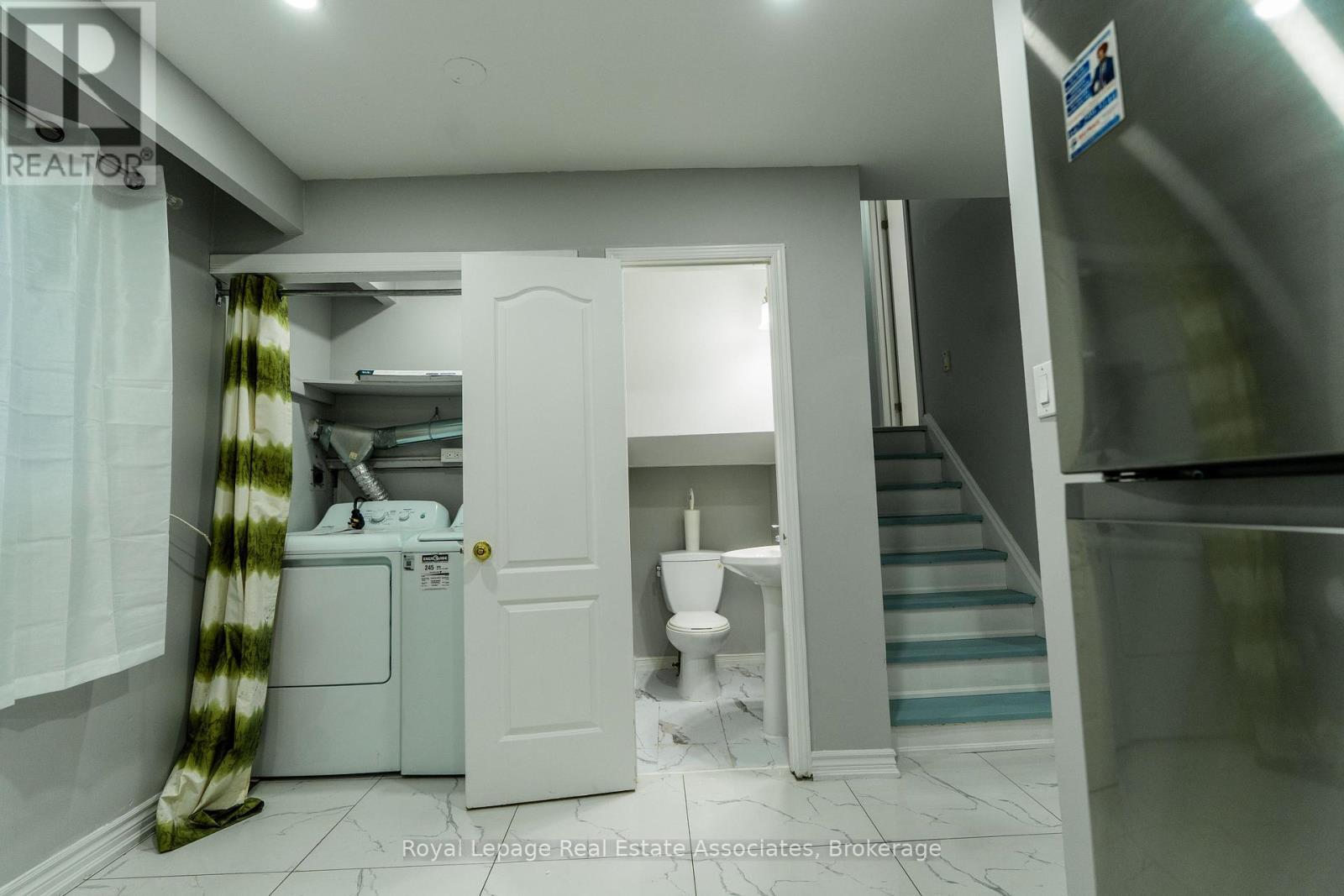 337 Hansen Road N, Brampton, ON - Indoor Photo Showing Laundry Room