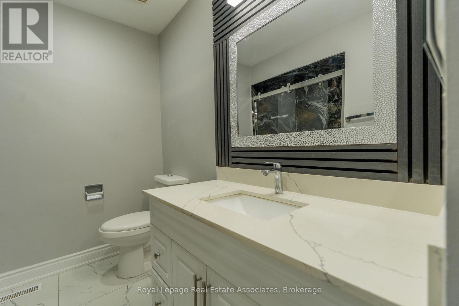 337 Hansen Road N, Brampton, ON - Indoor Photo Showing Bathroom
