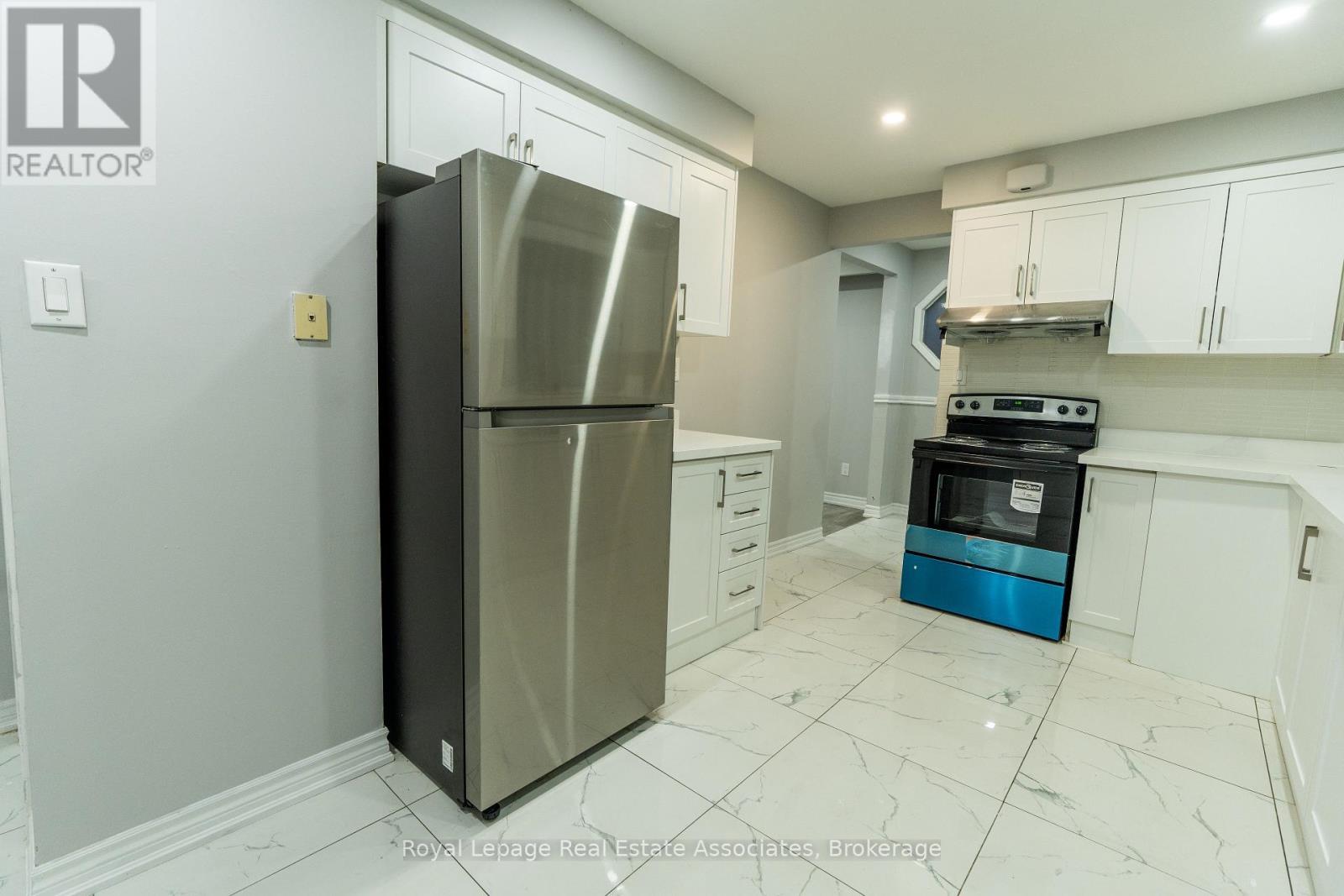 337 Hansen Road N, Brampton, ON - Indoor Photo Showing Other Room
