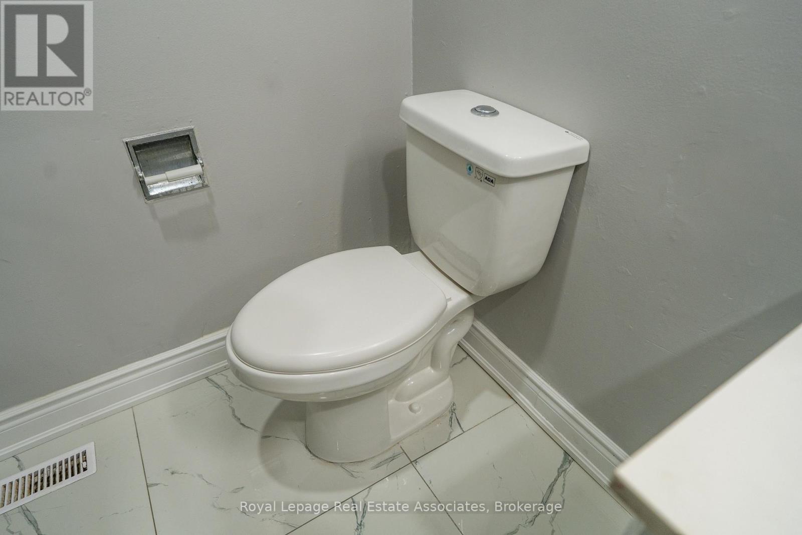 337 Hansen Road N, Brampton, ON - Indoor Photo Showing Bathroom
