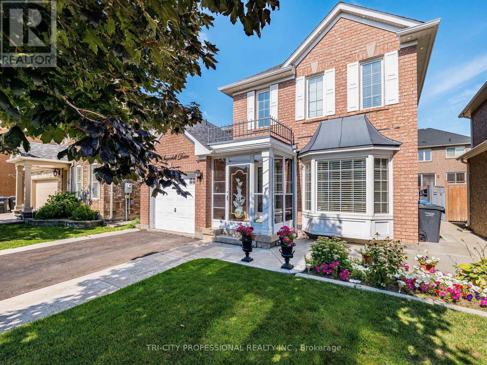 18 Sugarhill Drive, Brampton, ON - Outdoor With Facade