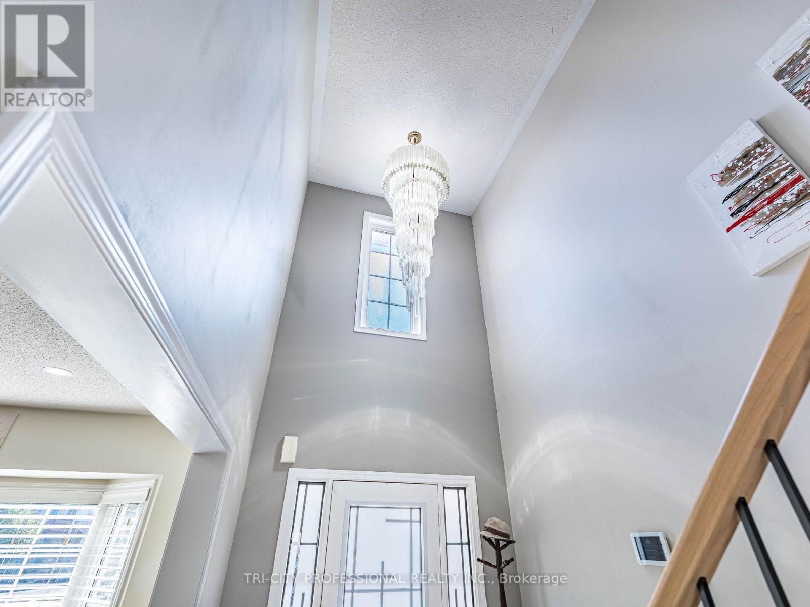 18 Sugarhill Drive, Brampton, ON - Indoor