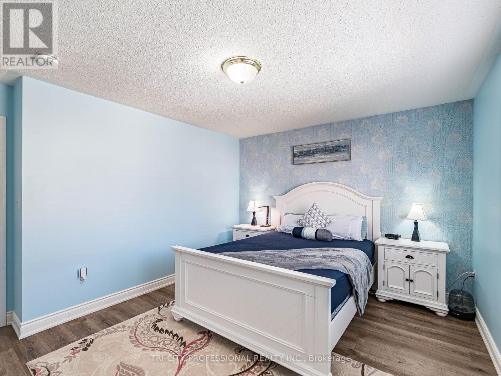 18 Sugarhill Drive, Brampton, ON - Indoor Photo Showing Bedroom