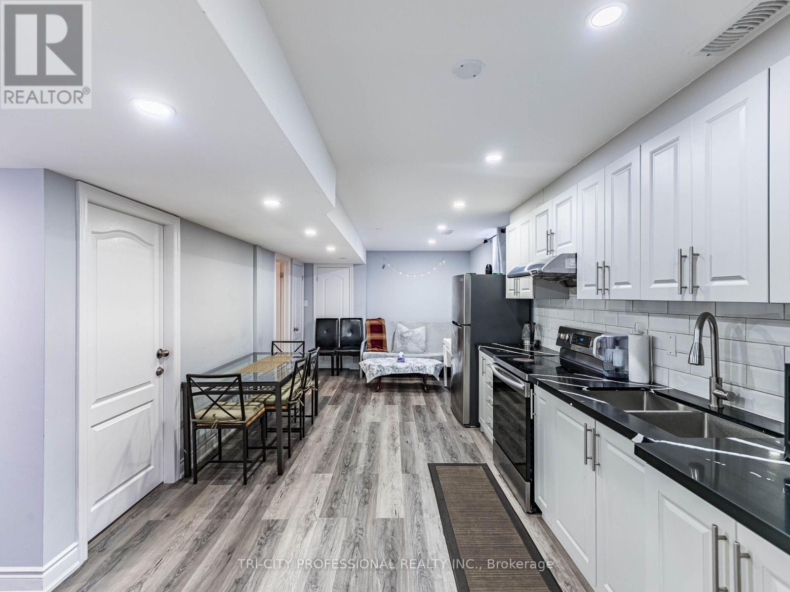 18 Sugarhill Drive, Brampton, ON - Indoor Photo Showing Bathroom
