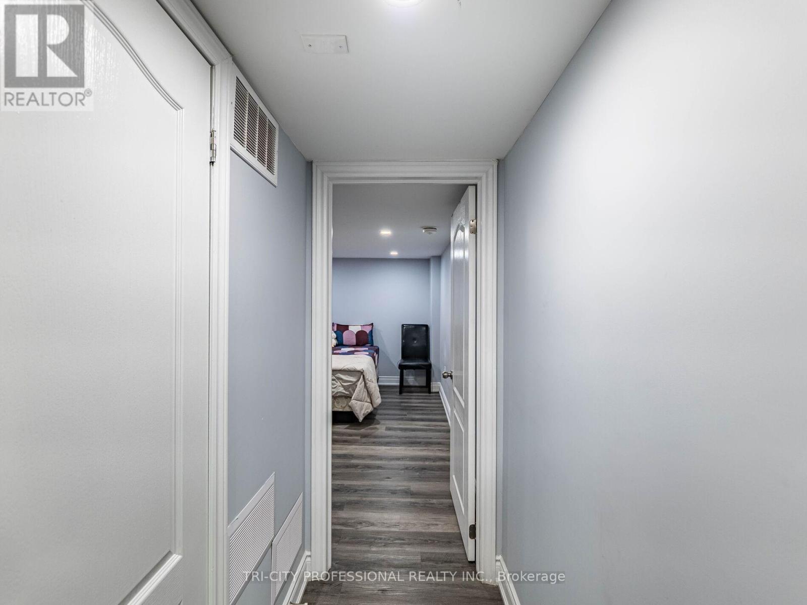 18 Sugarhill Drive, Brampton, ON - Indoor Photo Showing Kitchen