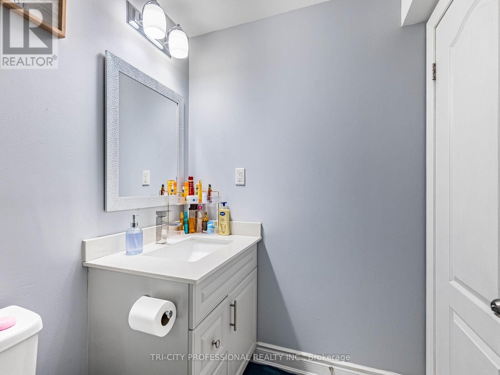 18 Sugarhill Drive, Brampton, ON - Indoor Photo Showing Bathroom