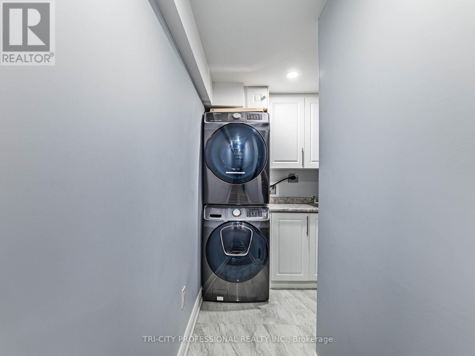 18 Sugarhill Drive, Brampton, ON - Indoor Photo Showing Other Room
