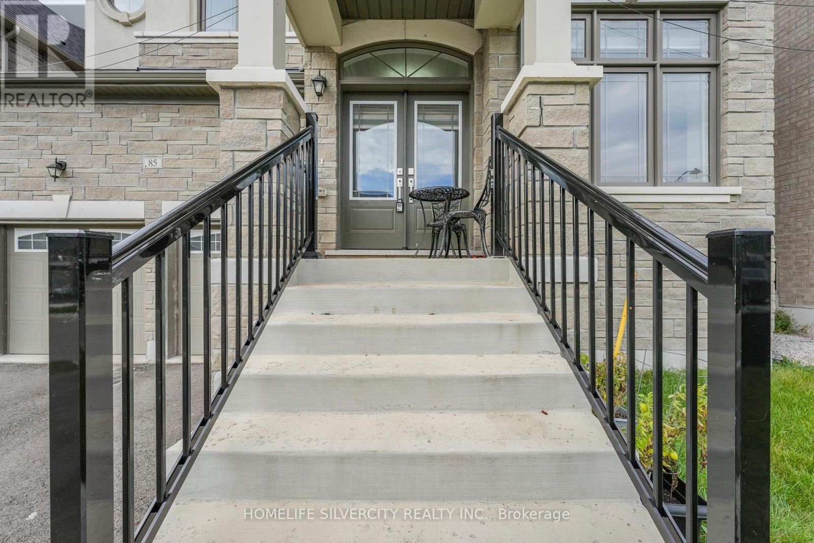 85 James Walker Avenue, Caledon, ON -