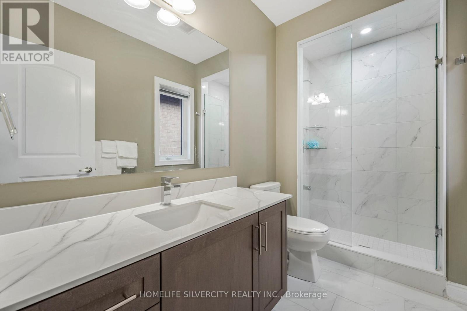85 James Walker Avenue, Caledon, ON - Indoor Photo Showing Bathroom