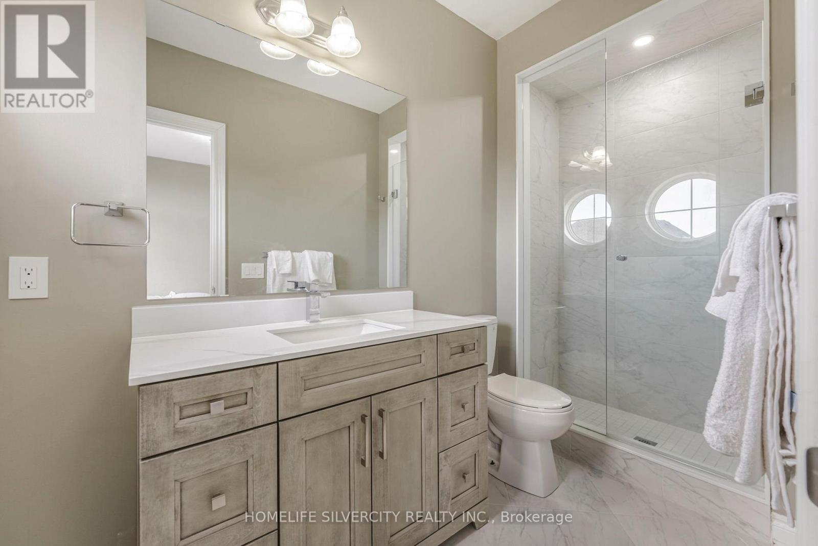 85 James Walker Avenue, Caledon, ON - Indoor Photo Showing Bathroom