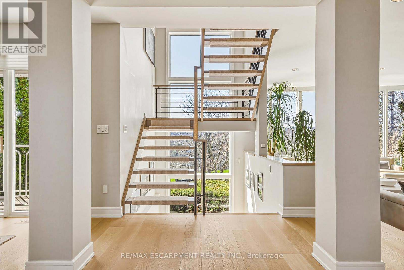 2 Anslow Court, Hamilton, ON - Indoor Photo Showing Other Room