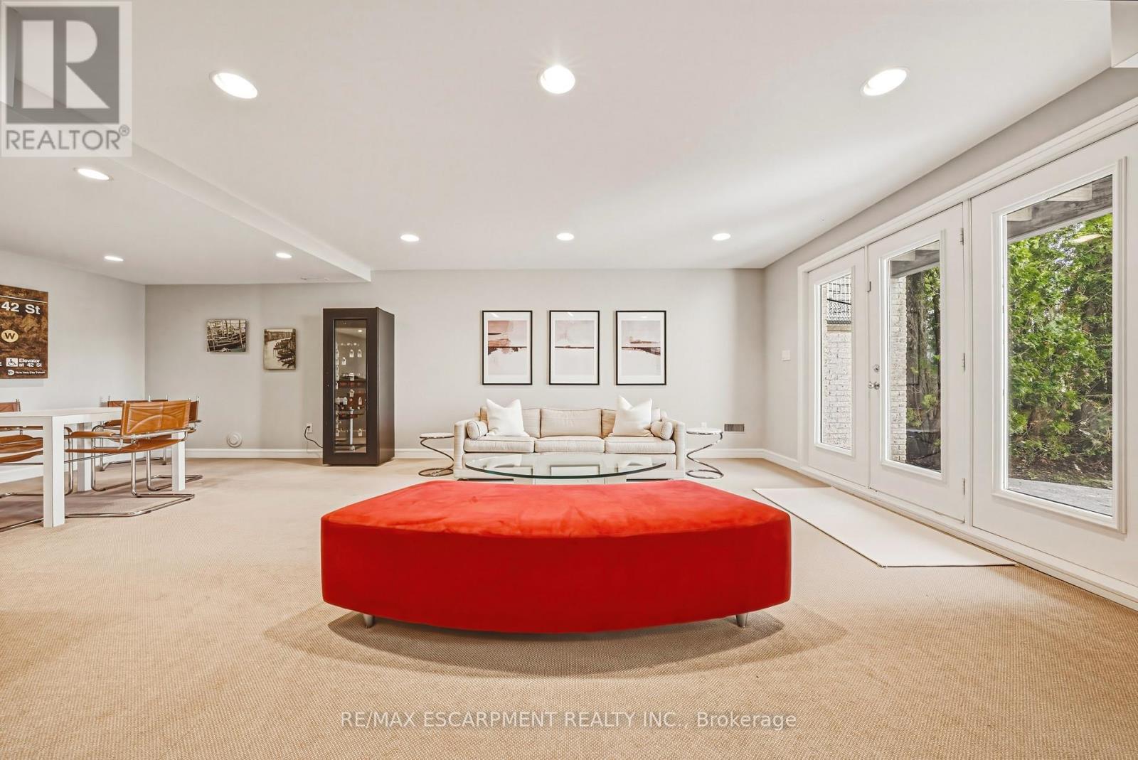2 Anslow Court, Hamilton, ON - Indoor