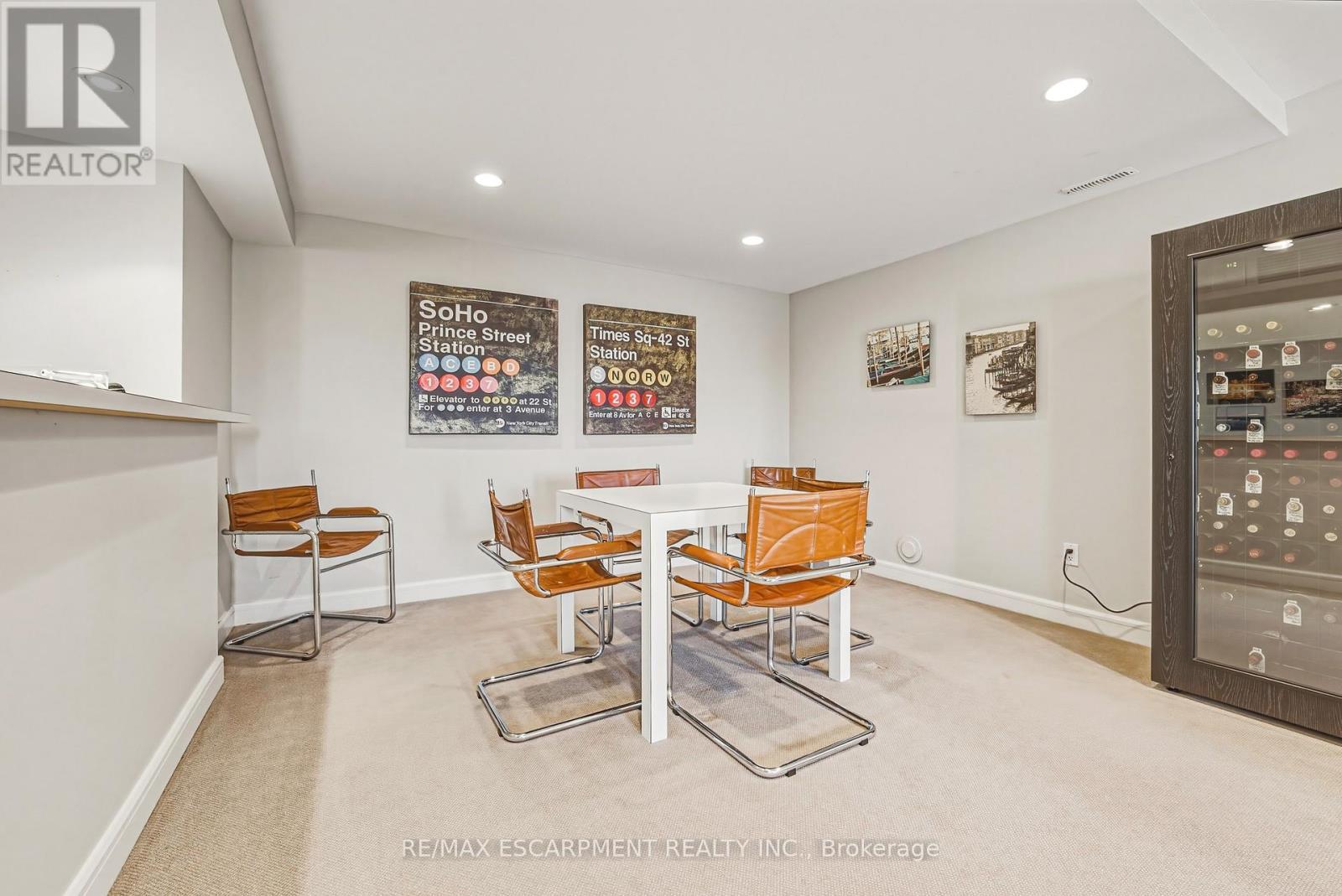 2 Anslow Court, Hamilton, ON - Indoor Photo Showing Other Room