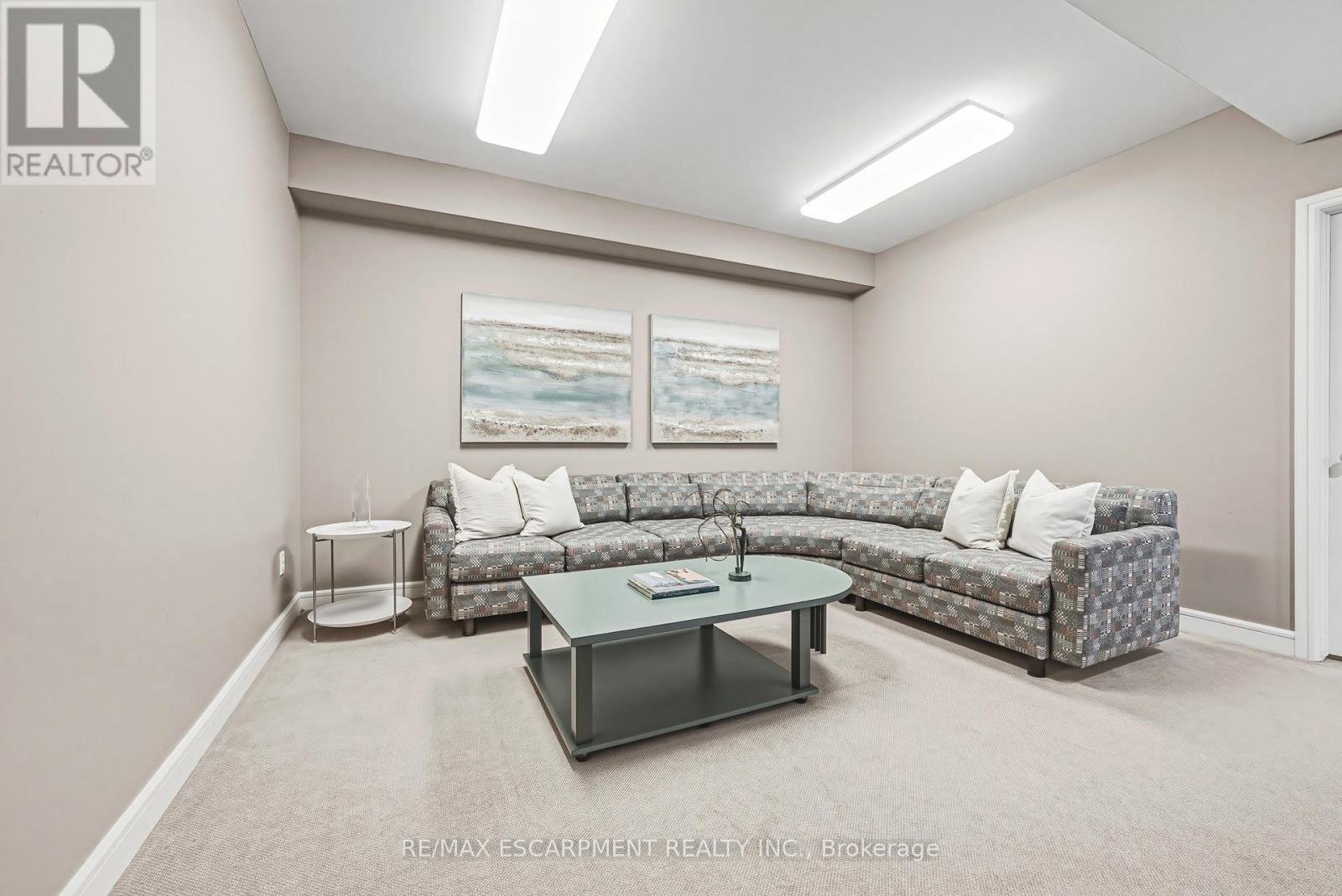 2 Anslow Court, Hamilton, ON - Indoor