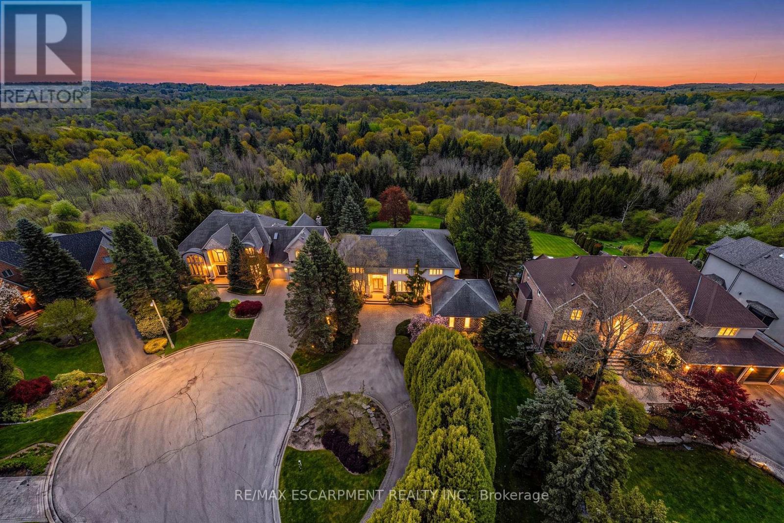 2 Anslow Court, Hamilton, ON - Outdoor With View