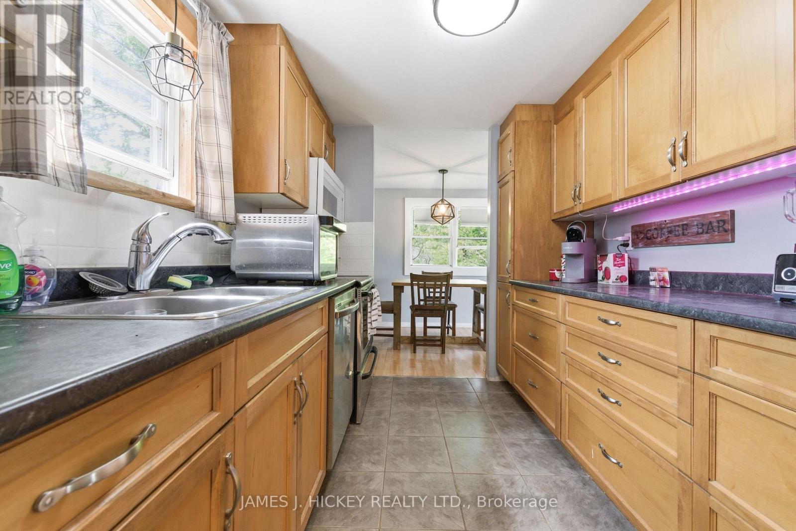 1 Tamarack Street, Deep River, ON - Indoor Photo Showing Kitchen With Double Sink