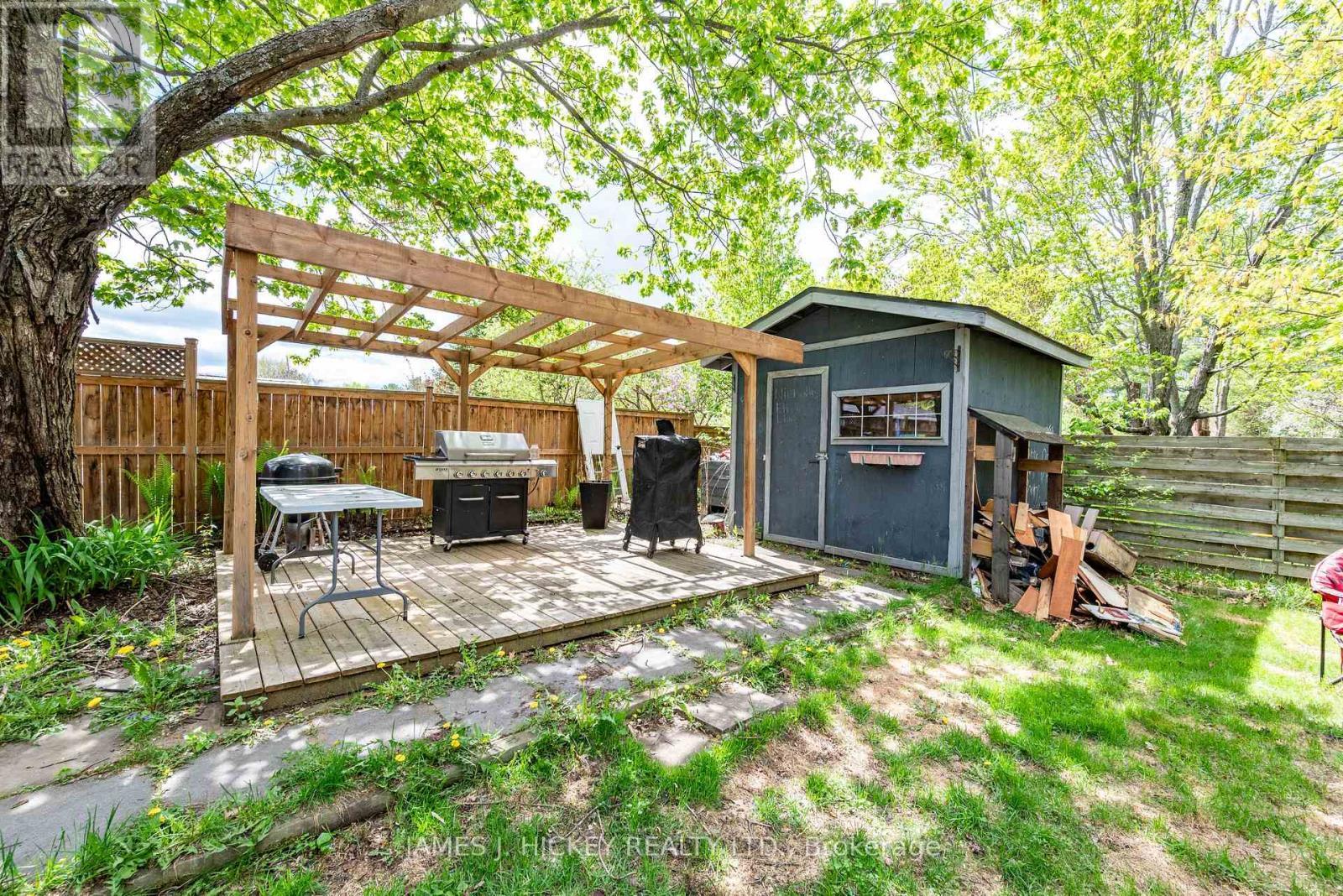 1 Tamarack Street, Deep River, ON - Outdoor