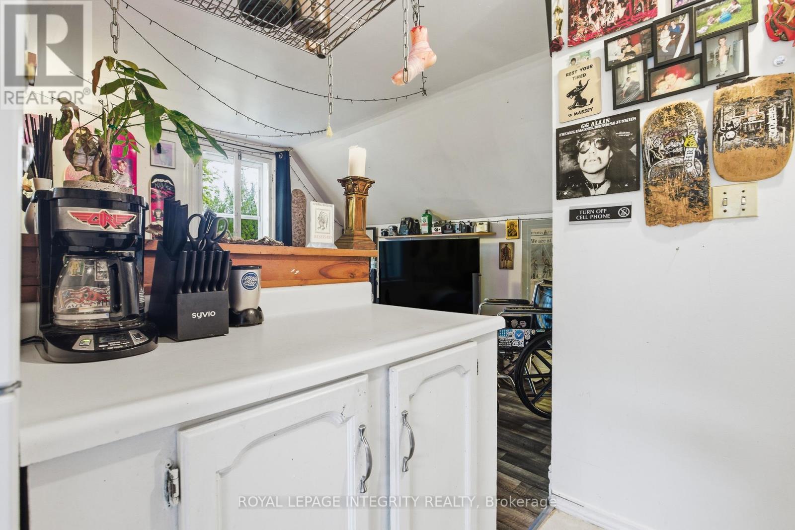 Unit 4 (third floor) kitchen - 634 Gladstone Avenue, Ottawa, ON -