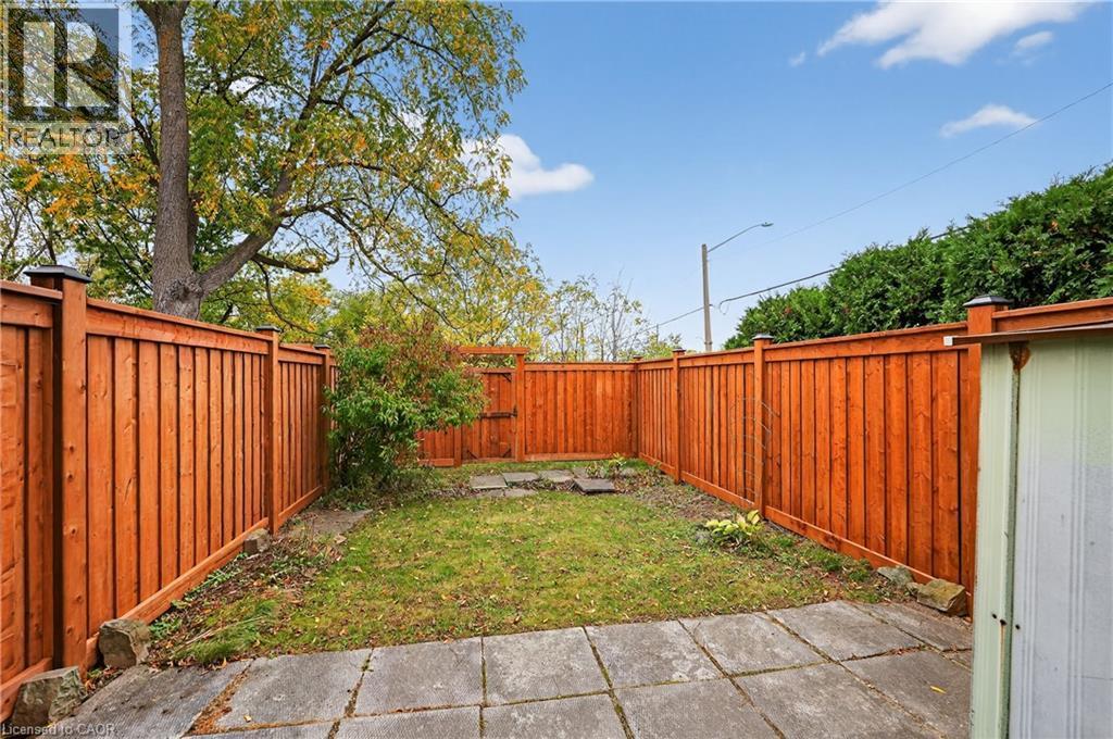 34 Bow Valley Drive Unit# 1, Hamilton, ON - Outdoor