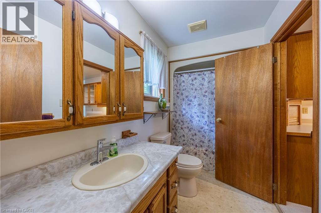 1712 Vittoria Road, Vittoria, ON - Indoor Photo Showing Bathroom