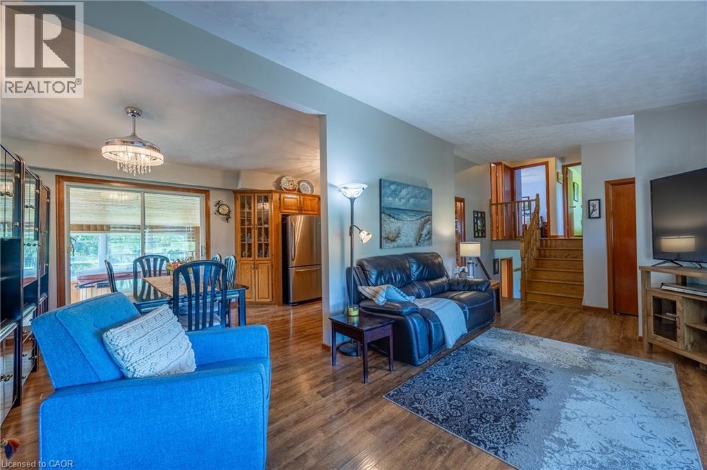 1712 Vittoria Road, Vittoria, ON - Indoor Photo Showing Living Room
