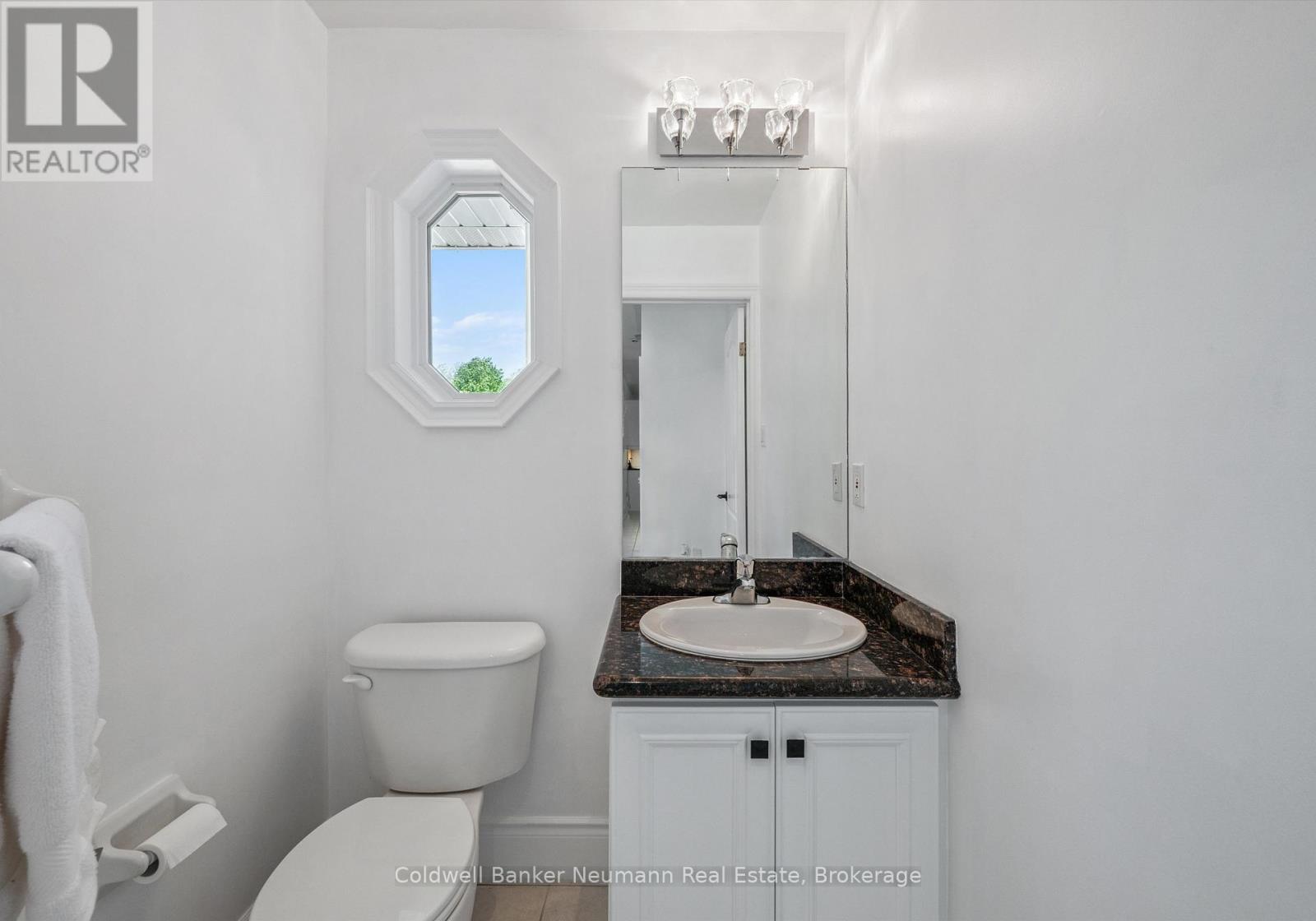 32 Forest Ridge Road, Erin, ON - Indoor Photo Showing Bathroom