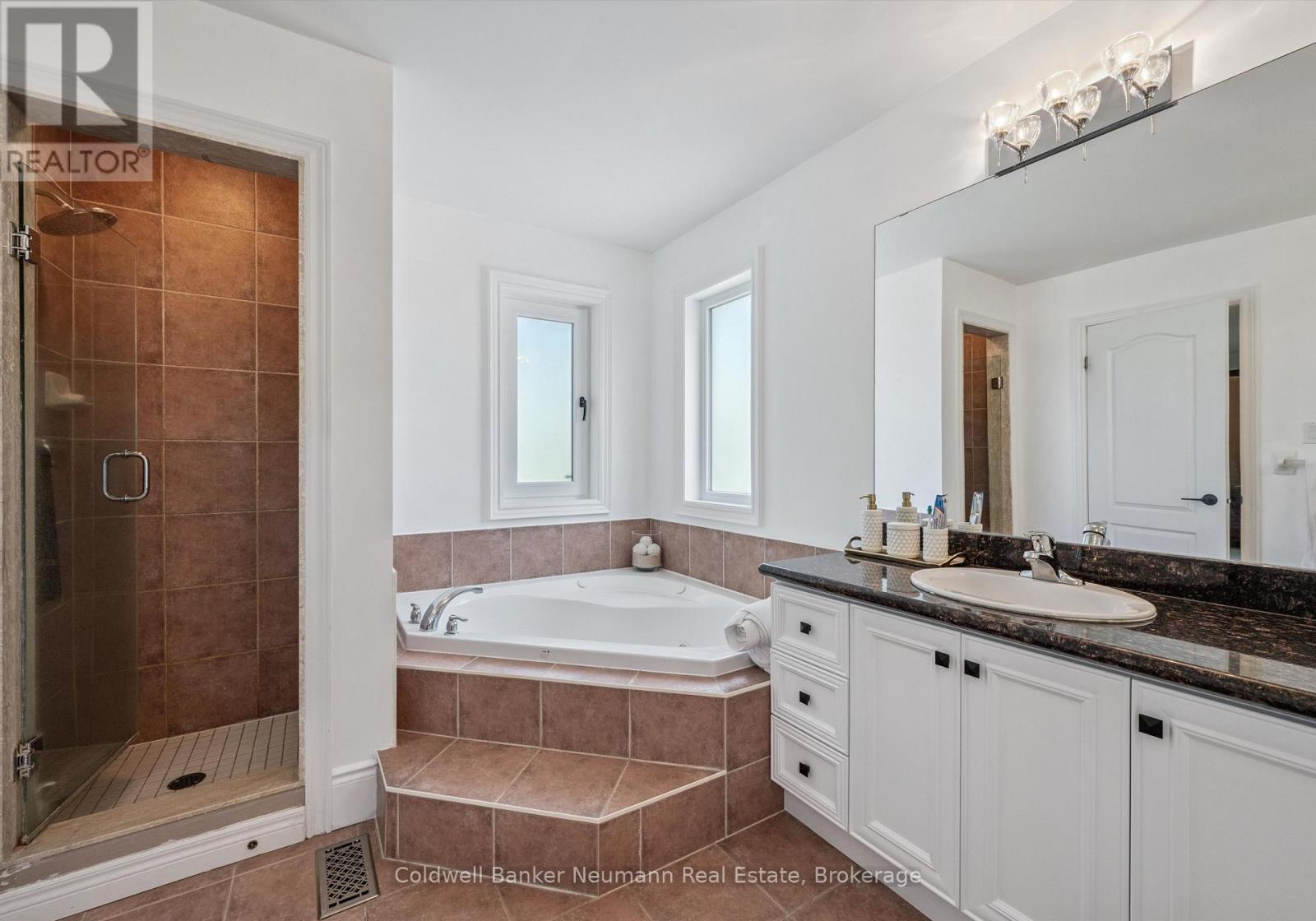 32 Forest Ridge Road, Erin, ON - Indoor Photo Showing Bathroom